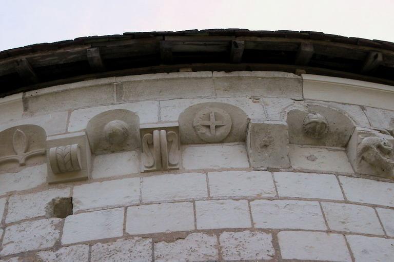 Chapelle Saint-Jean du Liget : Modillons.