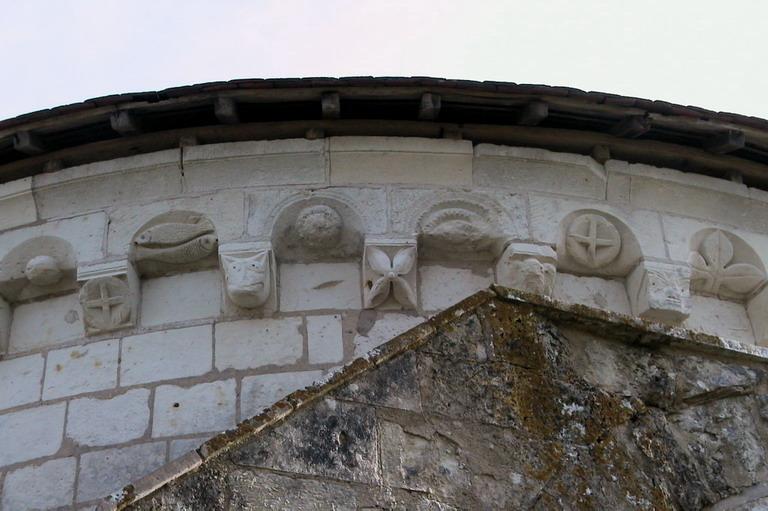 Chapelle Saint-Jean du Liget : Modillons.