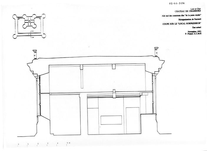 "Château, Domaine de Chambord : REORGANISATION DE L'ACCUEIL (Aile sud des communs dite "de la Porte Royal") Etat Actuel : coupe sur le "local surpresseur"."