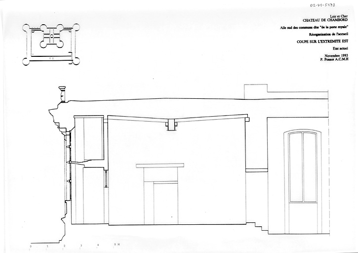 "Château, Domaine de Chambord : REORGANISATION DE L'ACCUEIL (Aile sud des communs dite "de la Porte Royal") Etat Actuel : coupe sur l' extrémité est."
