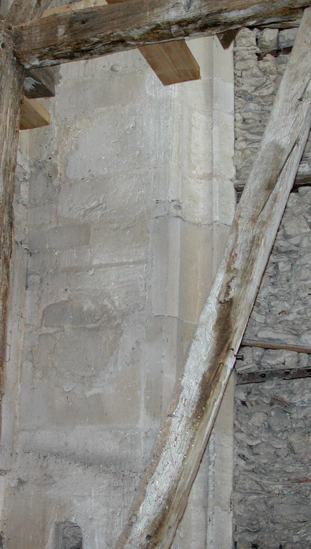 Eglise Saint-Sulpice, comble sud : Comble du bas coté sud : fenêtre gauche du mur est, coté gauche.