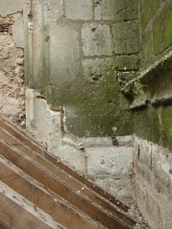 Eglise Saint-Sulpice, comble sud : Comble du bas coté sud : fenêtre droite du mur est, coté droit.