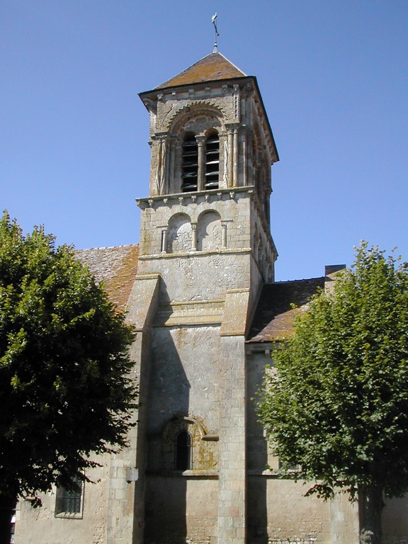 Eglise Saint-Roch : Façade sud, clocher.