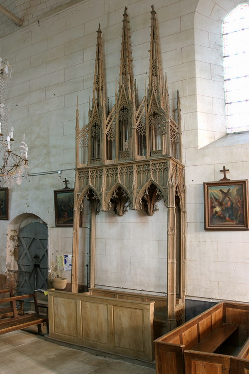 Eglise : Vue du banc dans l'église.