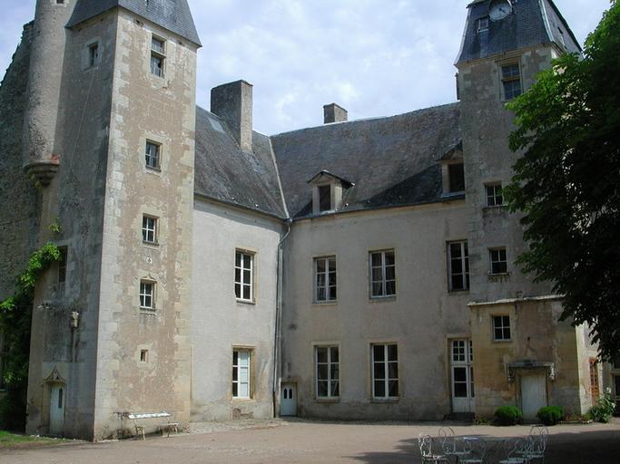 Château de Bannegon : Façade sud-ouest, sur cour.