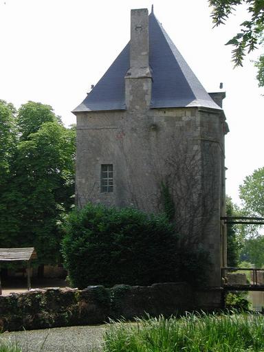 Château de Bannegon : Façade nord du chatelet.