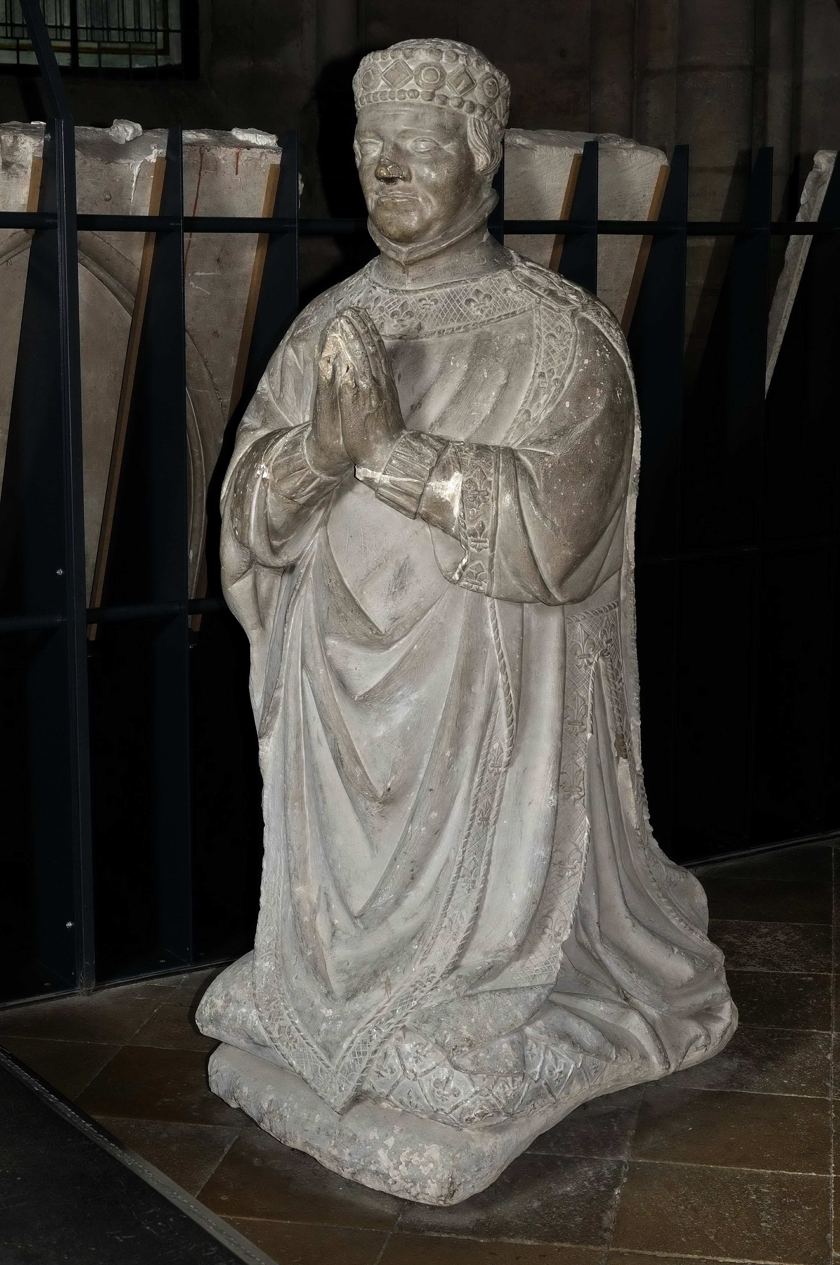 statue : Duc de Berry priant