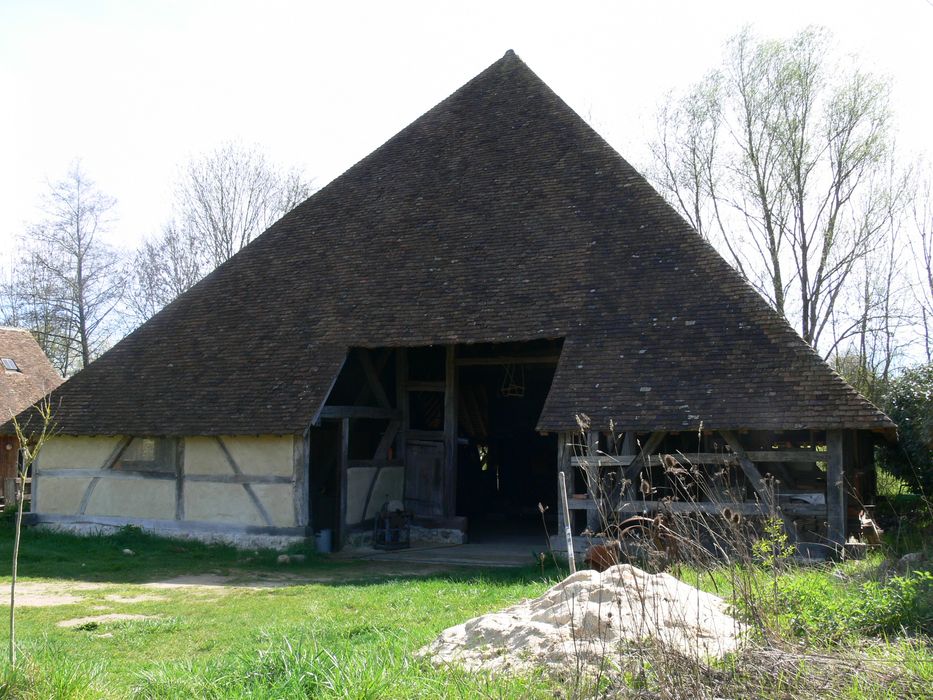 Grange pyramidale de la Fontaine Bénat :  Vue générale