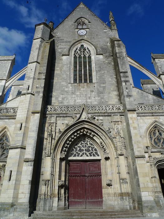 Basilique Notre-Dame : Façade occidentale, vue partielle