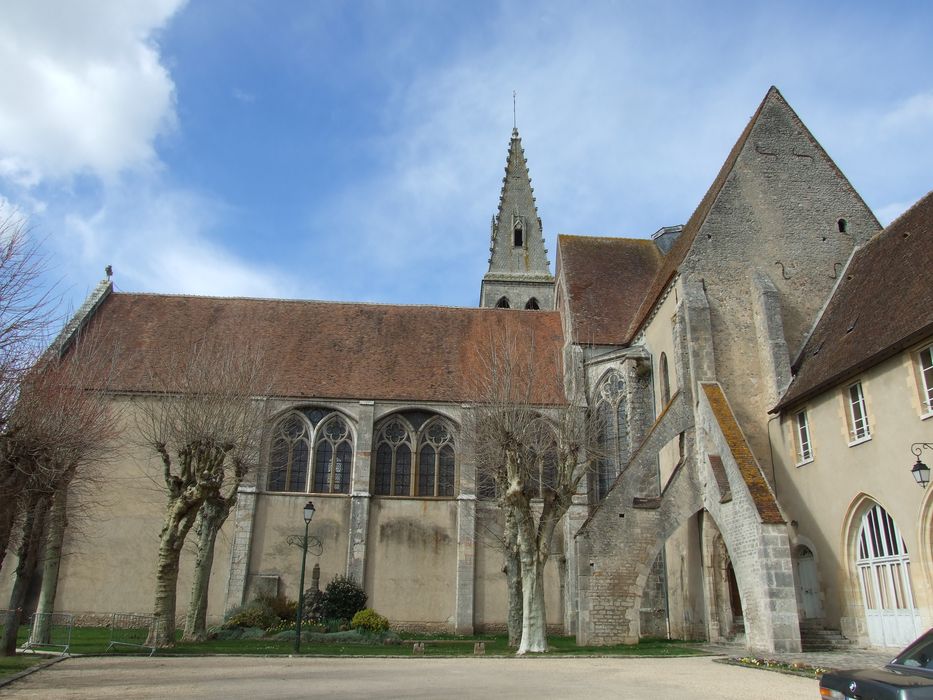 Eglise abbatiale Saint-Pierre : Ensemble sud, vue générale