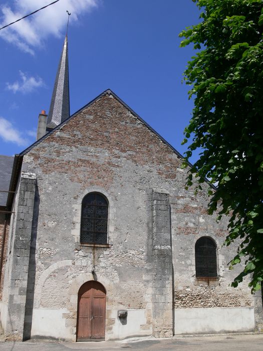 Eglise Saint-Aubin : Façade sud, vue générale