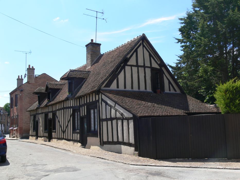 Groupe d'habitations en pans de bois : Façade sur rue, vue générale