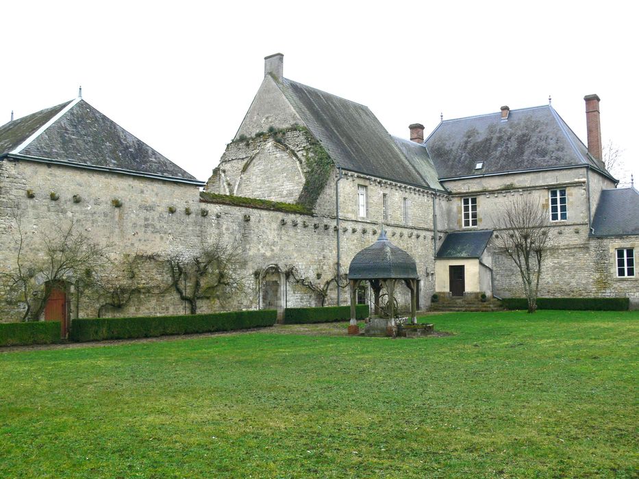 Ancienne abbaye de Notre-Dame de la Cour-Dieu : Ensemble nor-est, vue générale