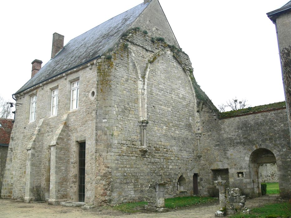 Ancienne abbaye de Notre-Dame de la Cour-Dieu : Façades sud-est, vue générale