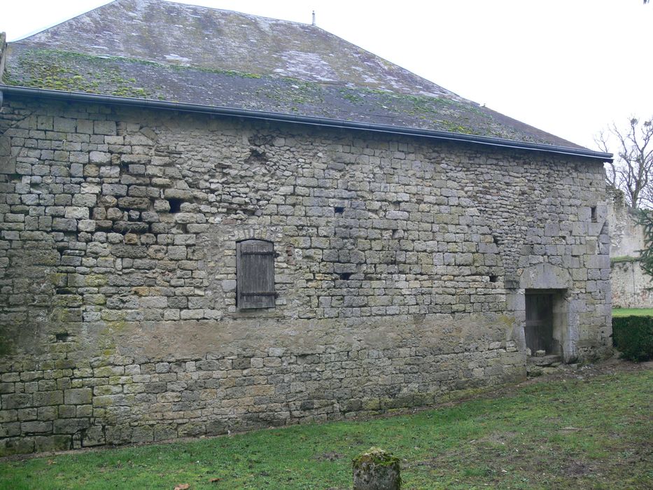 Ancienne abbaye de Notre-Dame de la Cour-Dieu : Bâtiment secondaire, vue générale