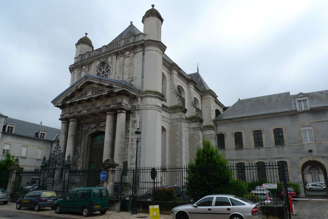 Centre hospitalier régional d'Orléans, dit Hôpital général d'Orléans : Chapelle Saint-Charles, vue générale