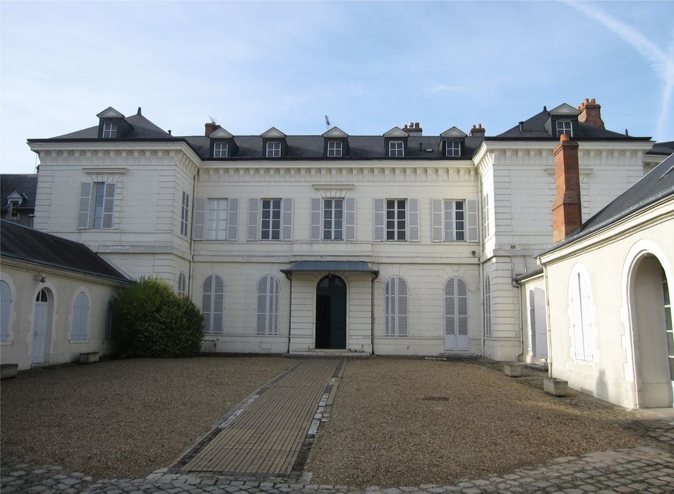 Hôtel Tassin de Villiers : Façade sur cour, vue générale