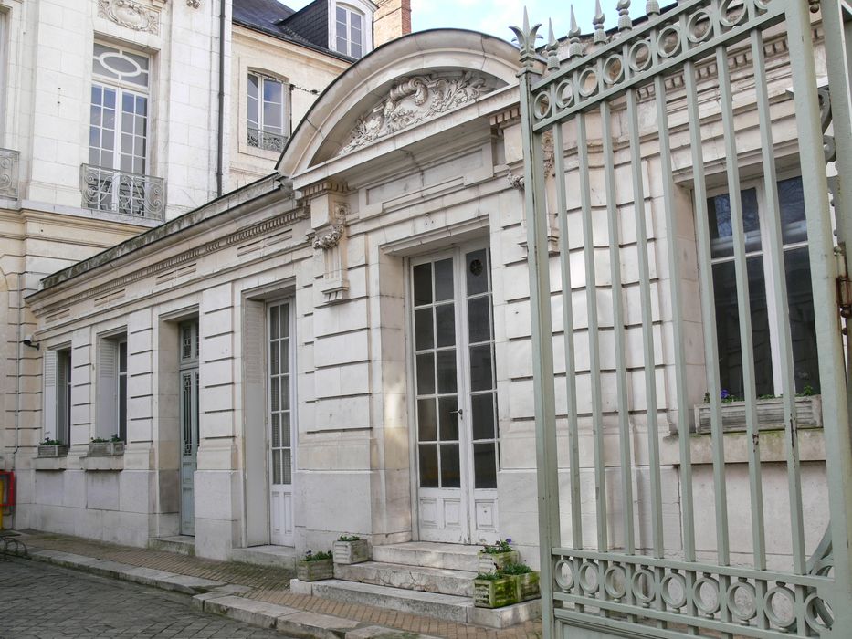 Hôtel de Caisse d'Epargne : Cour intérieure, aile ouest, façade est, vue générale