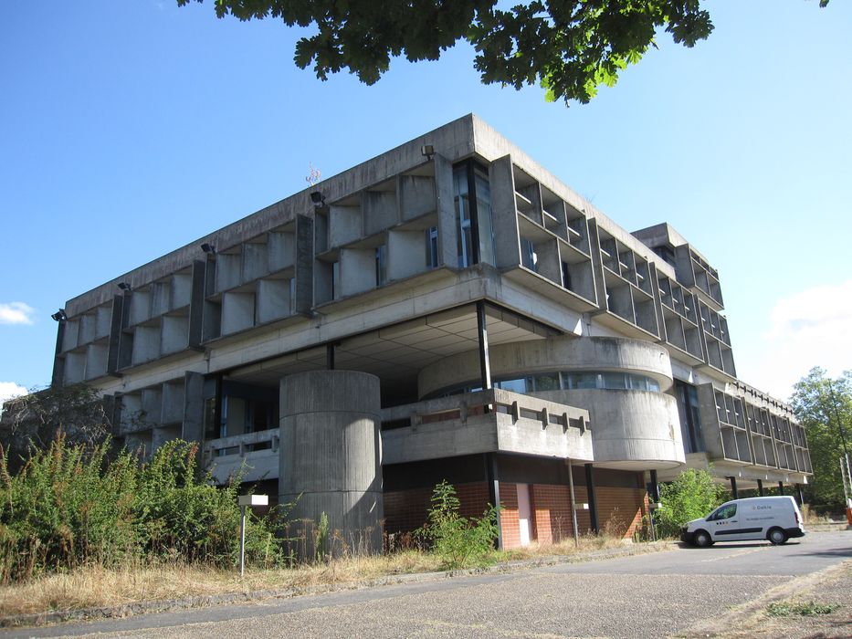 Service inter-régional de traitement de l'information (SITI n°3) : Façades nord-ouest, vue générale