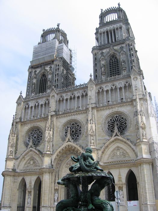 Cathédrale Sainte-Croix : Façade occidentale, vue générale