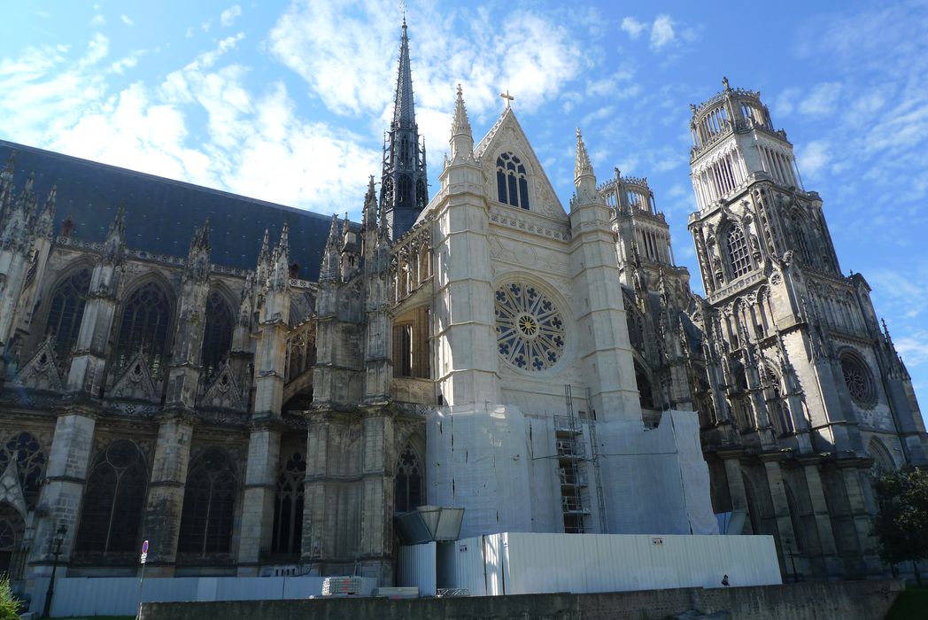 Cathédrale Sainte-Croix : Ensemble nord, vue générale