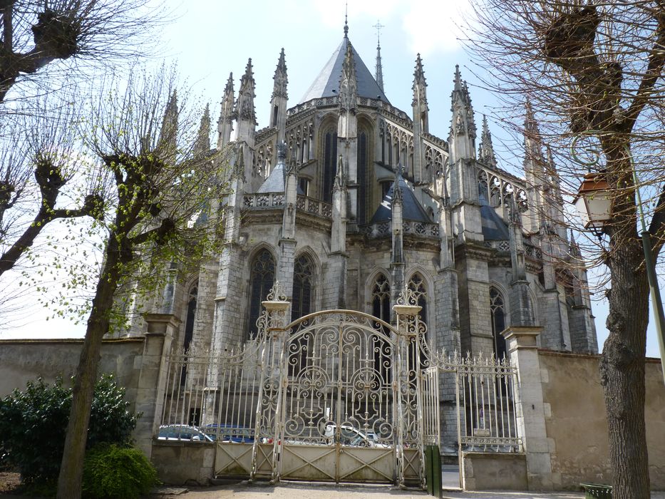 Cathédrale Sainte-Croix : Chevet, vue générale