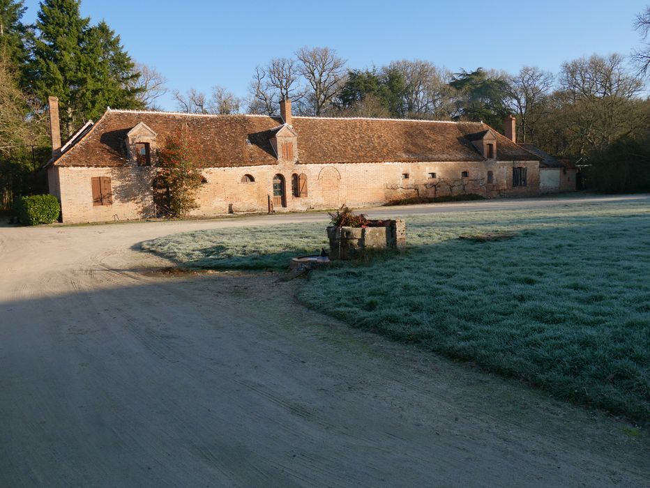 Château de la Turpinière : Communs, aile nord, façade sud, vue générale