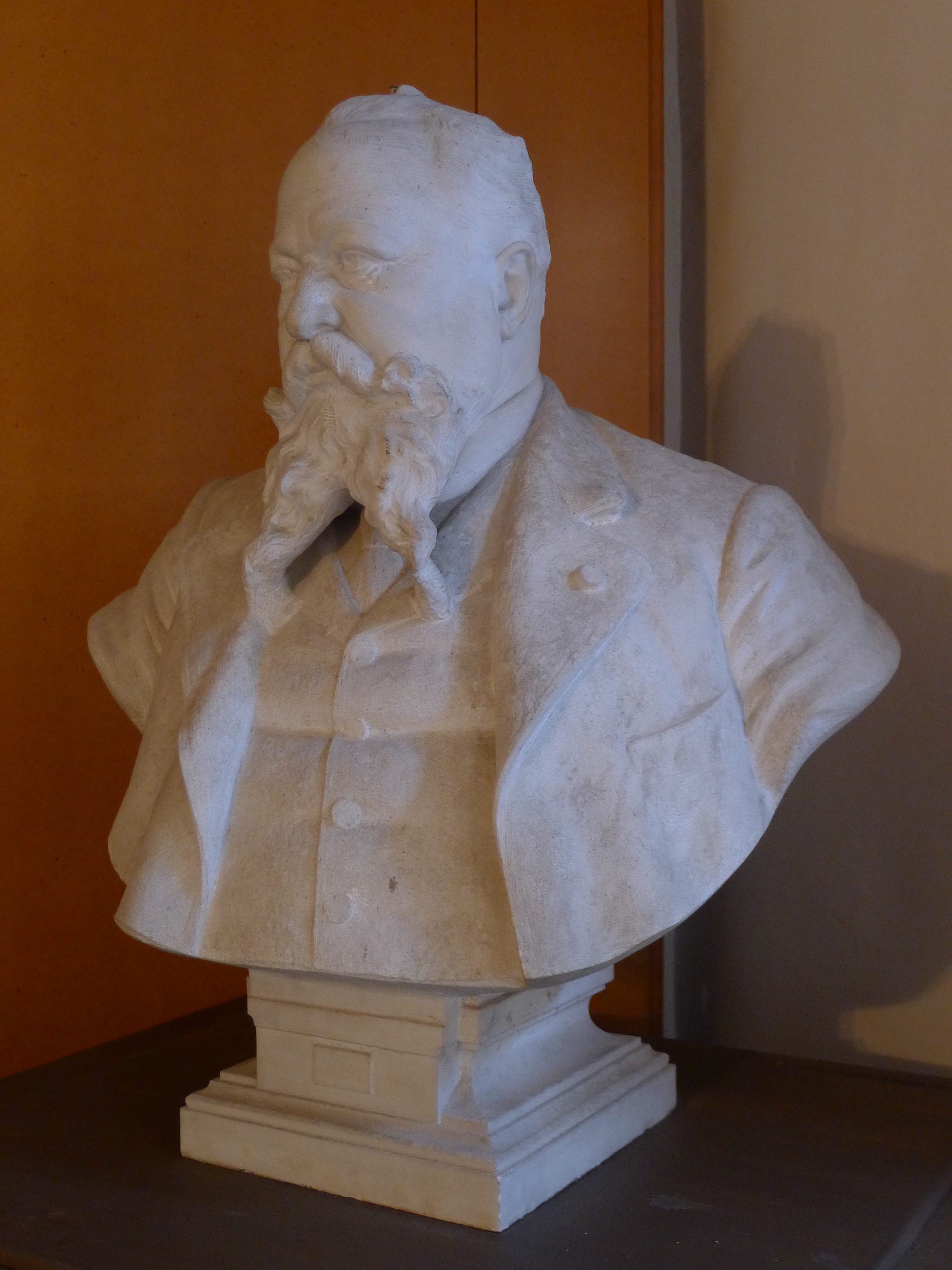 portrait en buste d'Alfred Mascuraud