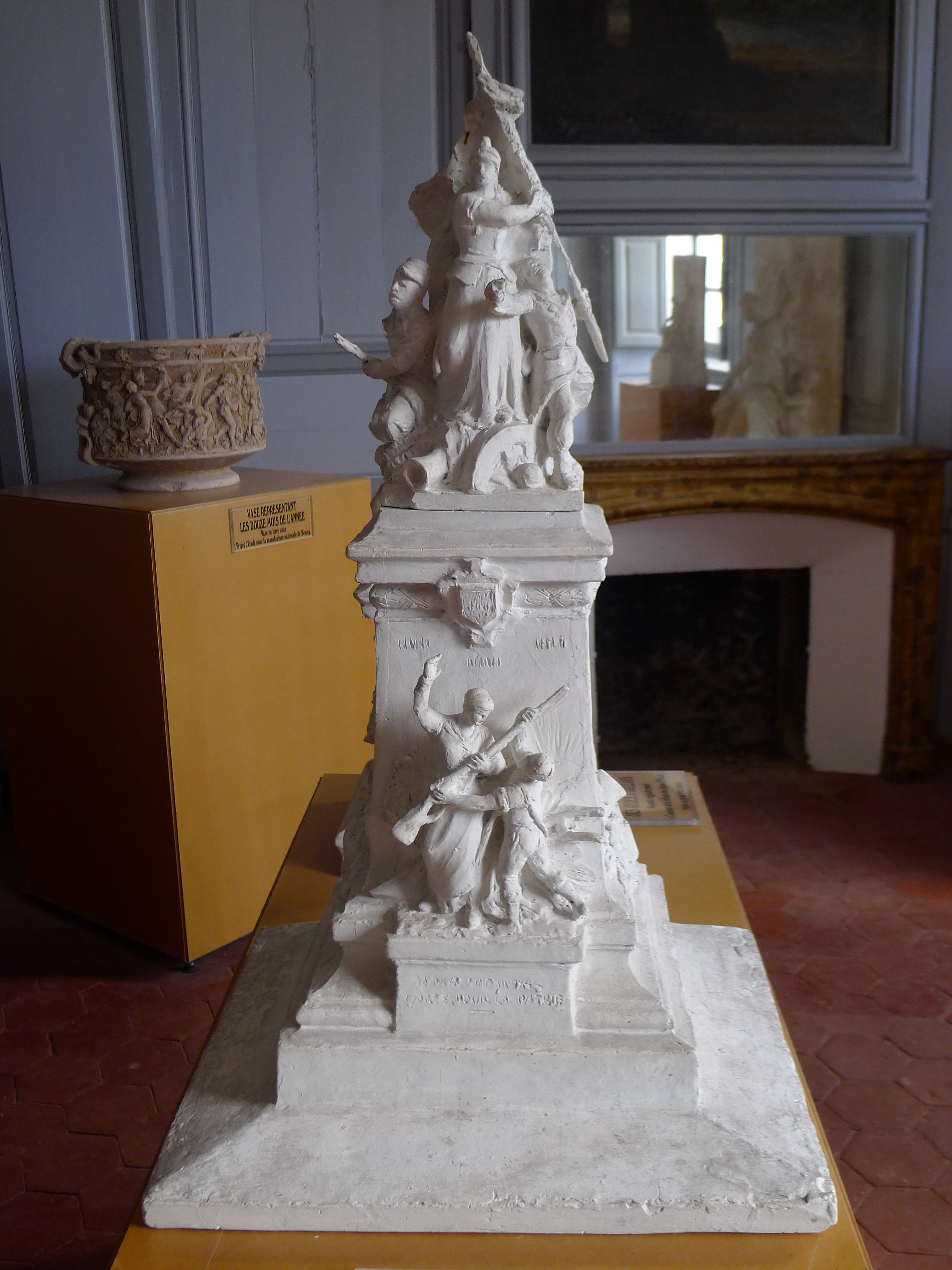 maquette du monument érigé à la mémoire des enfants de Seine-et-Marne, place du Président Chamblain à Melun