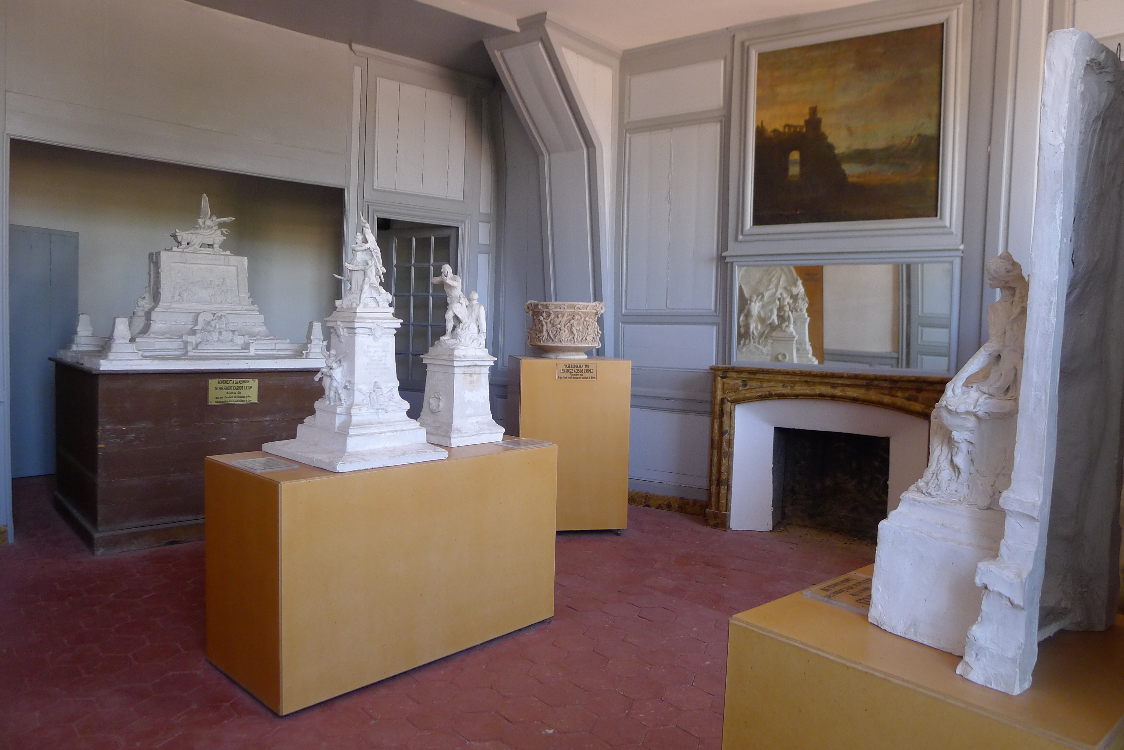 salle à l'étage du pavillon d'Antin, sculptures de Charles Desvergnes