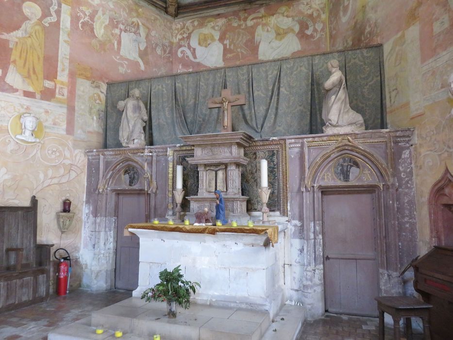 Château de la Verrerie : Chapelle, choeur, vue générale