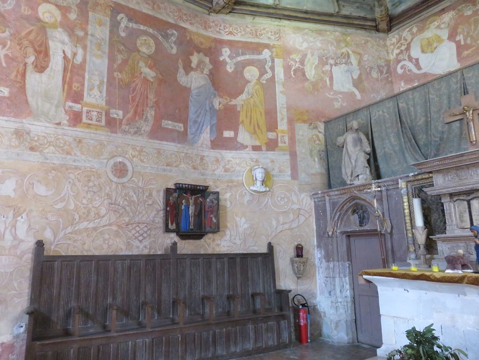 Château de la Verrerie : Chapelle, peintures monumentales, vue partielle