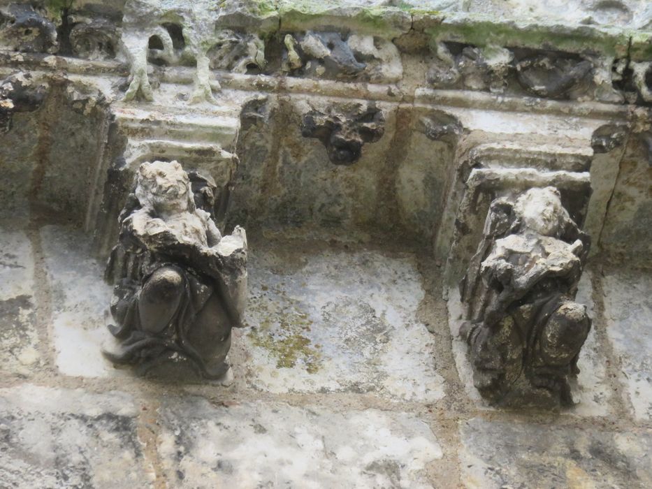 Ancienne chapelle dite Notre-Dame du Champdé : Façade occidentale, détail