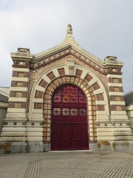 Ancien arsenal des pompiers : Façade sud-ouest, vue générale