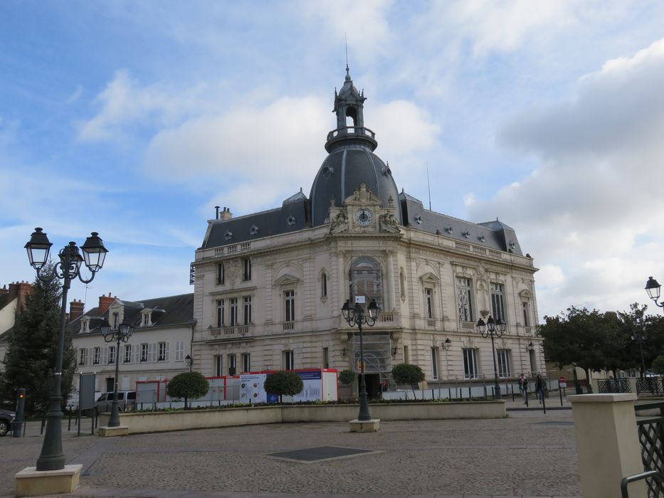 Hôtel de Caisse d'Epargne : Ensemble nord-est, vue générale