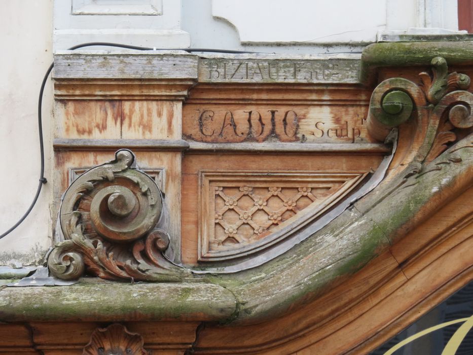 Devanture de l'ancienne librairie Broult-Dividis, détail