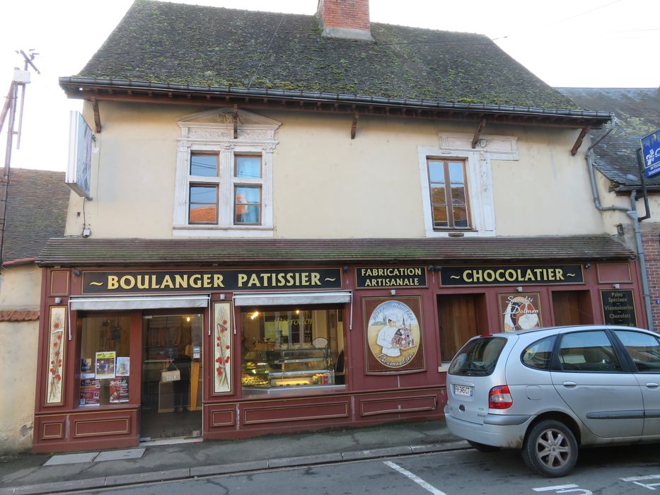 Maison : Façade sur rue, vue générale