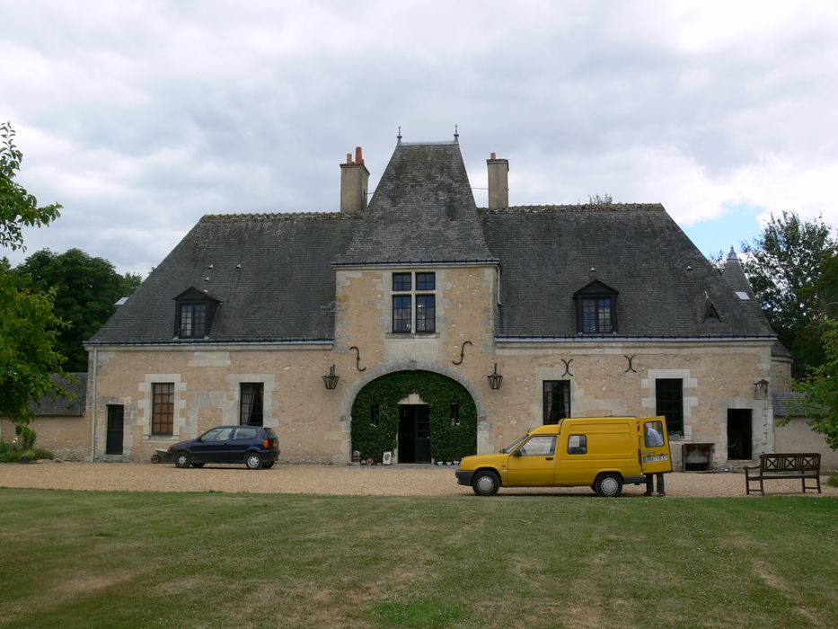 Manoir de la Cantinière : Cheminée monumentale, vue générale