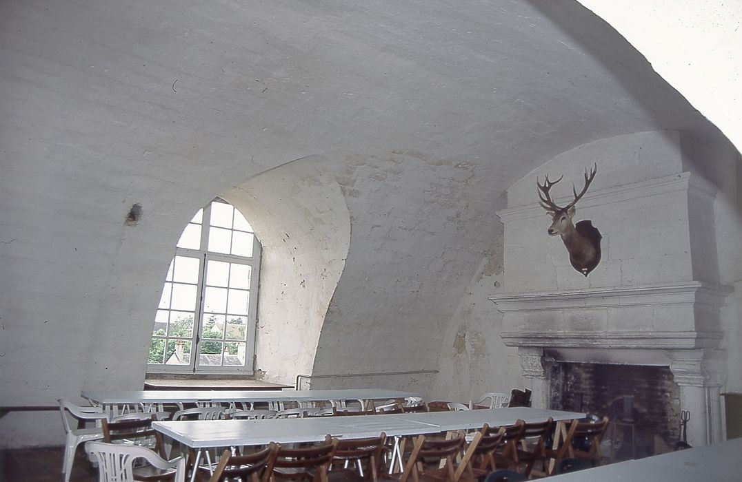 Château de Beaumont : Façade est, vue partielle