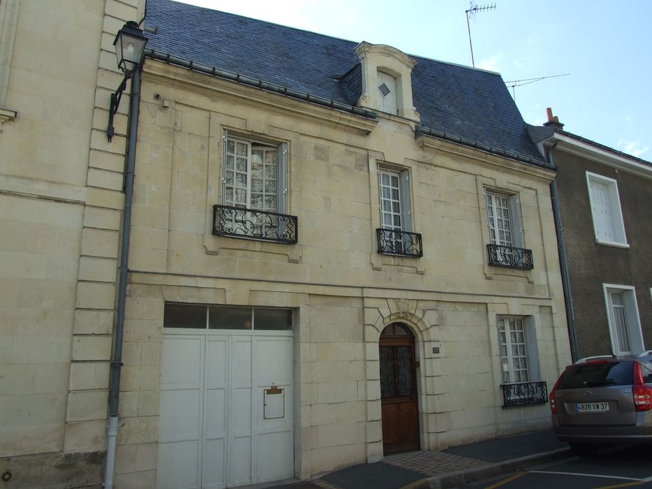 Maison : Façade sur rue, vue générale