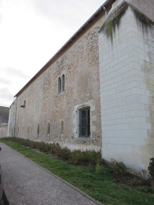 Ancien prieuré bénédictin : Façade est, vue générale