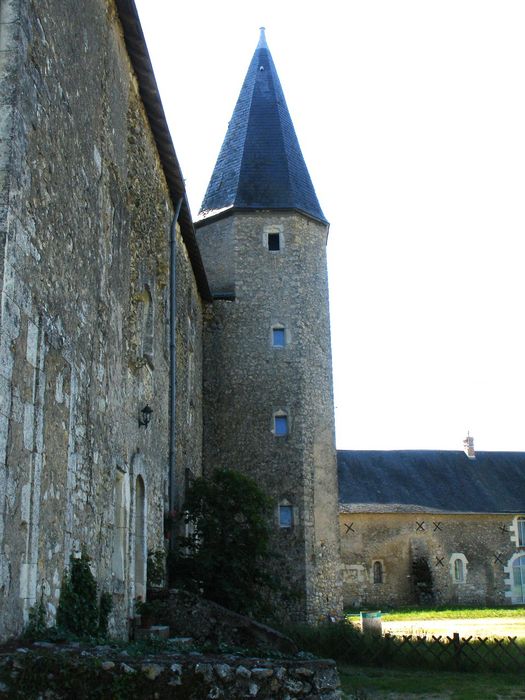 Château des Hayes : Façade sud-ouest, vue partielle