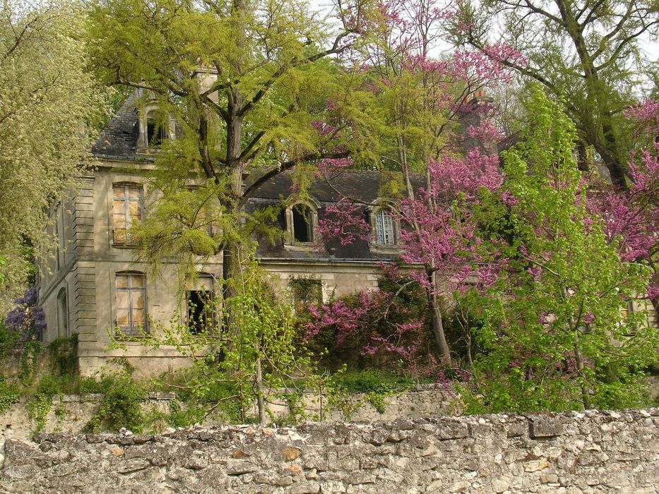 Château de la Farinière : Façade sud, vue partielle