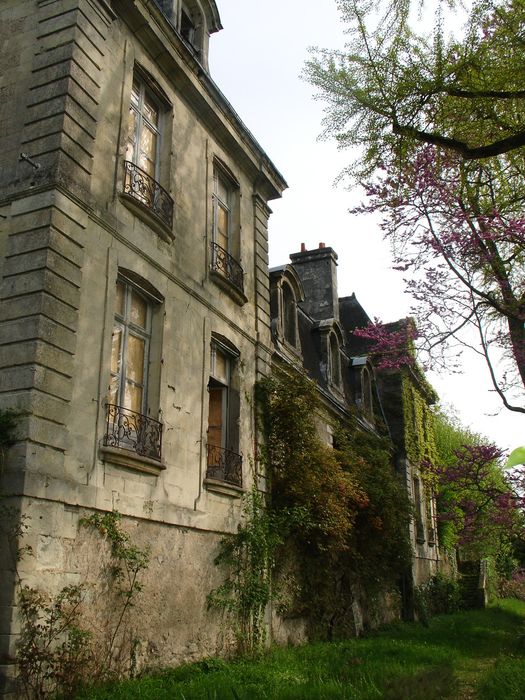 Château de la Farinière : Façade sud, vue partielle