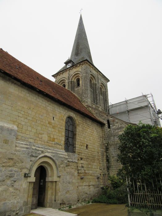 Eglise Notre-Dame : Façade latérale sud, vue partielle