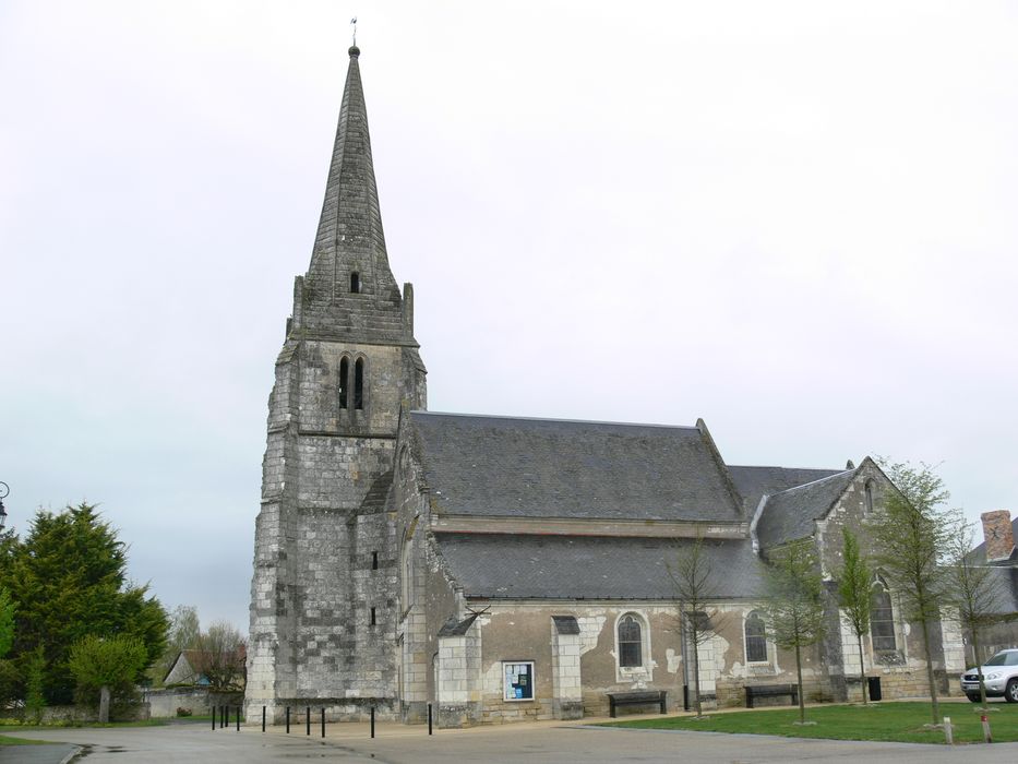 Eglise Saint-Hilaire : Façade latérale sud, vue générale