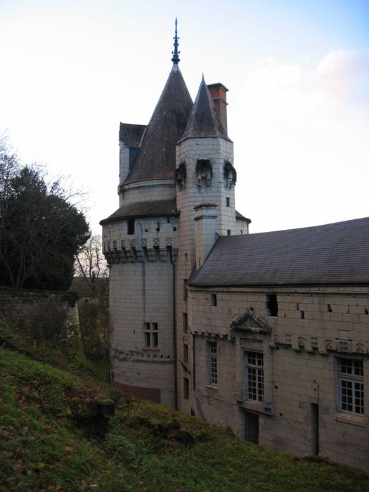 Château d'Ussé : Tour sud-ouest, vue générale