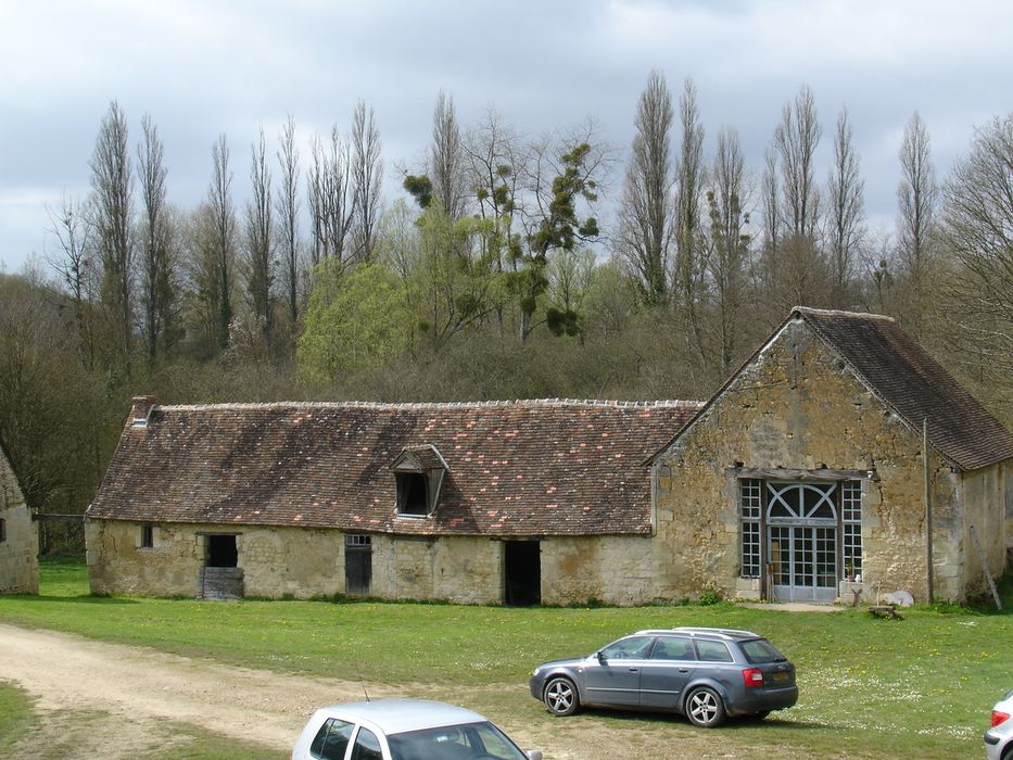 Ancienne abbaye cistercienne Notre-Dame de la Clarté-Dieu : Bâtiment ouest, façade est, vue générale