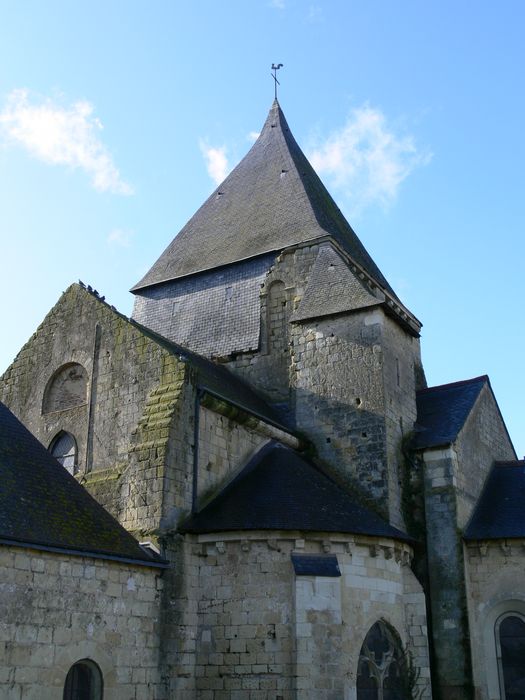 Eglise Saint-Etienne : Chevet, vue partielle