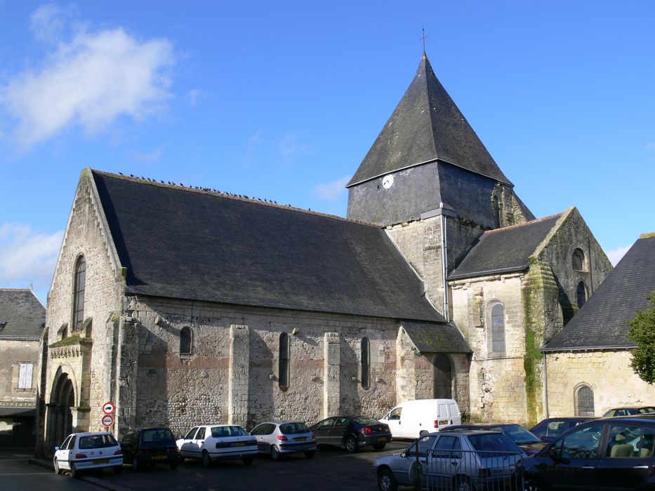 Eglise Saint-Etienne : Façade latérale sud, vue générale